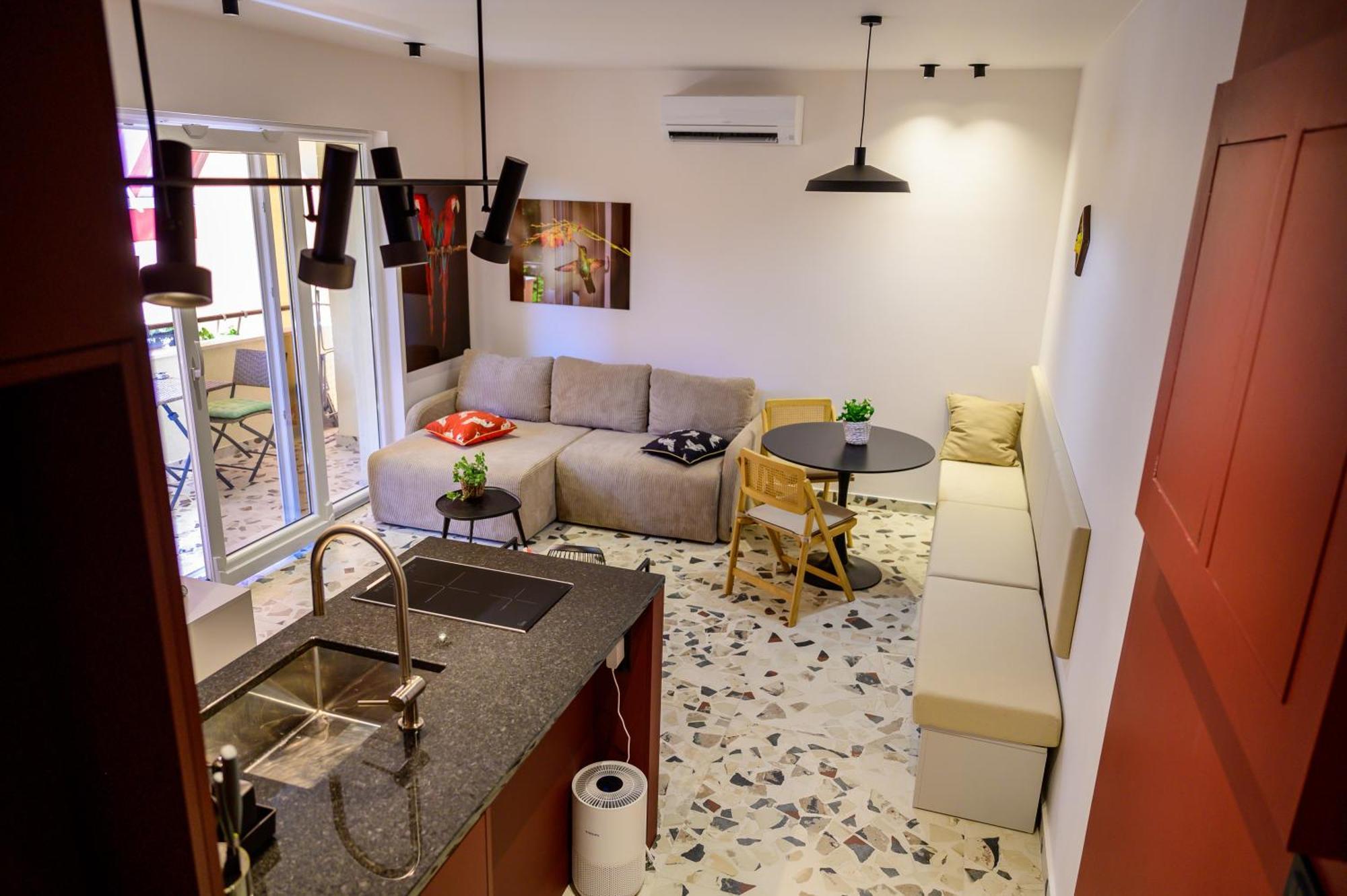 Apartment And Luxury